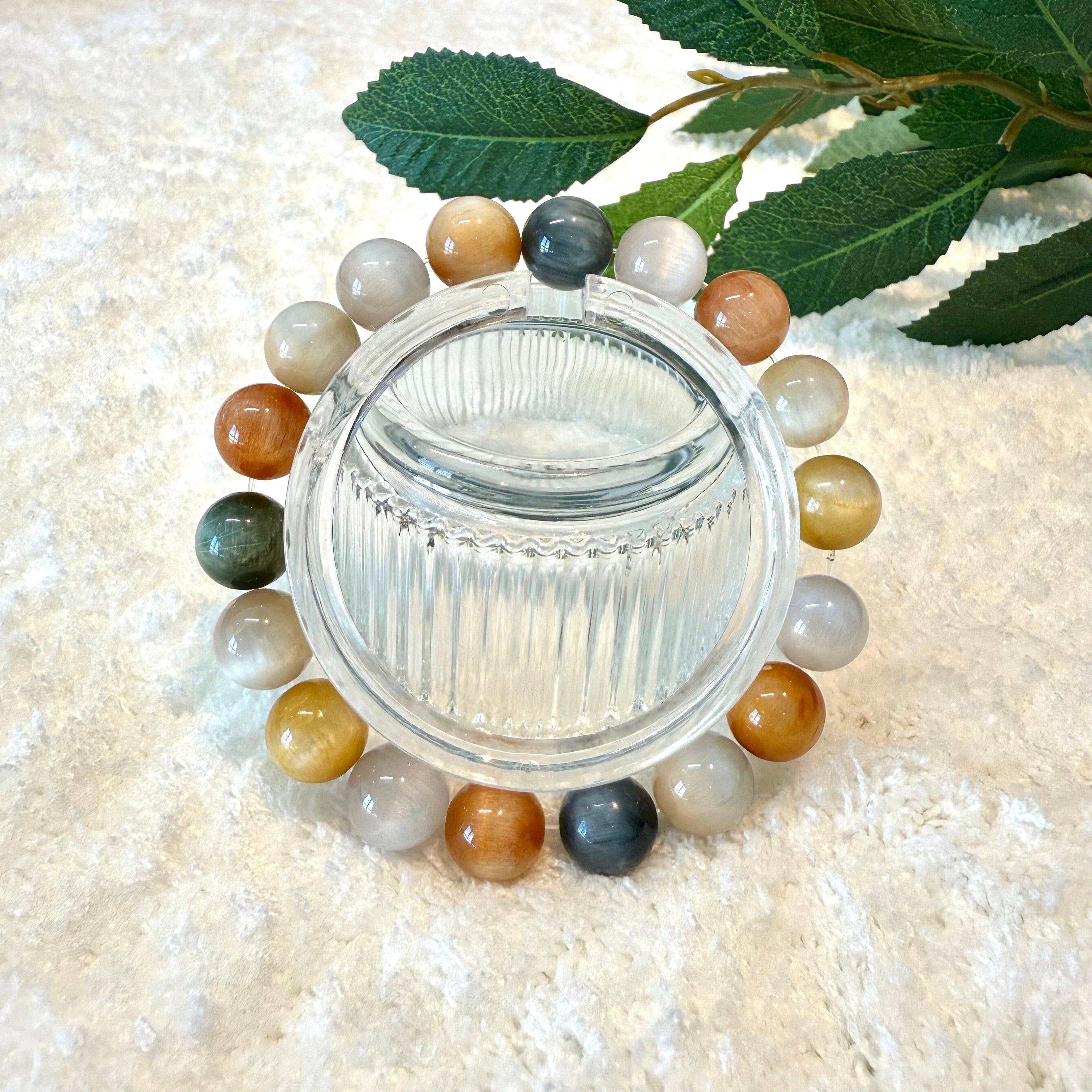 Rabbit Hair Quartz with Cat’s Eye Effect Crystal Bracelet, 10mm