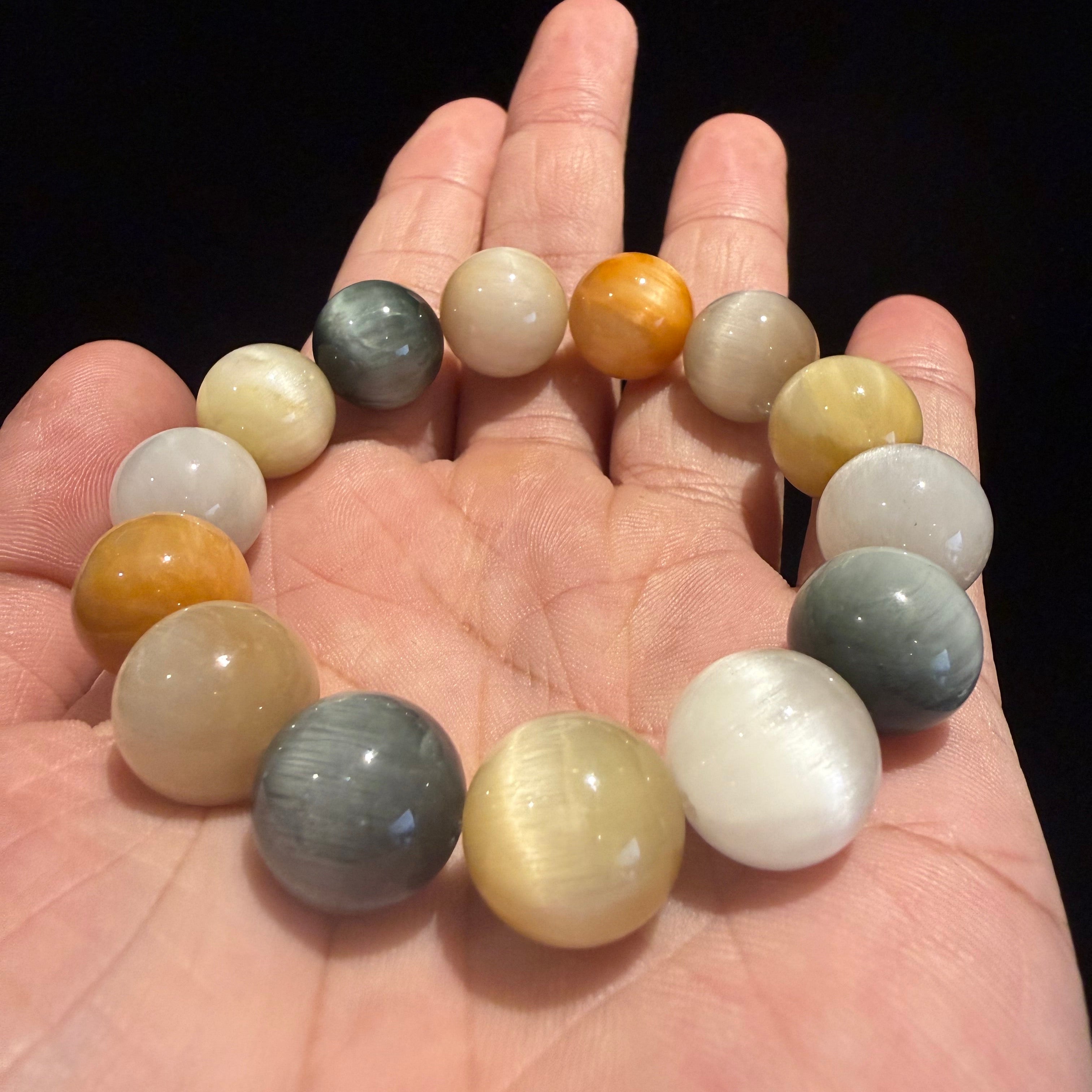 Rabbit Hair Quartz with Cat’s Eye Effect Crystal Bracelet, 13.5-14mm