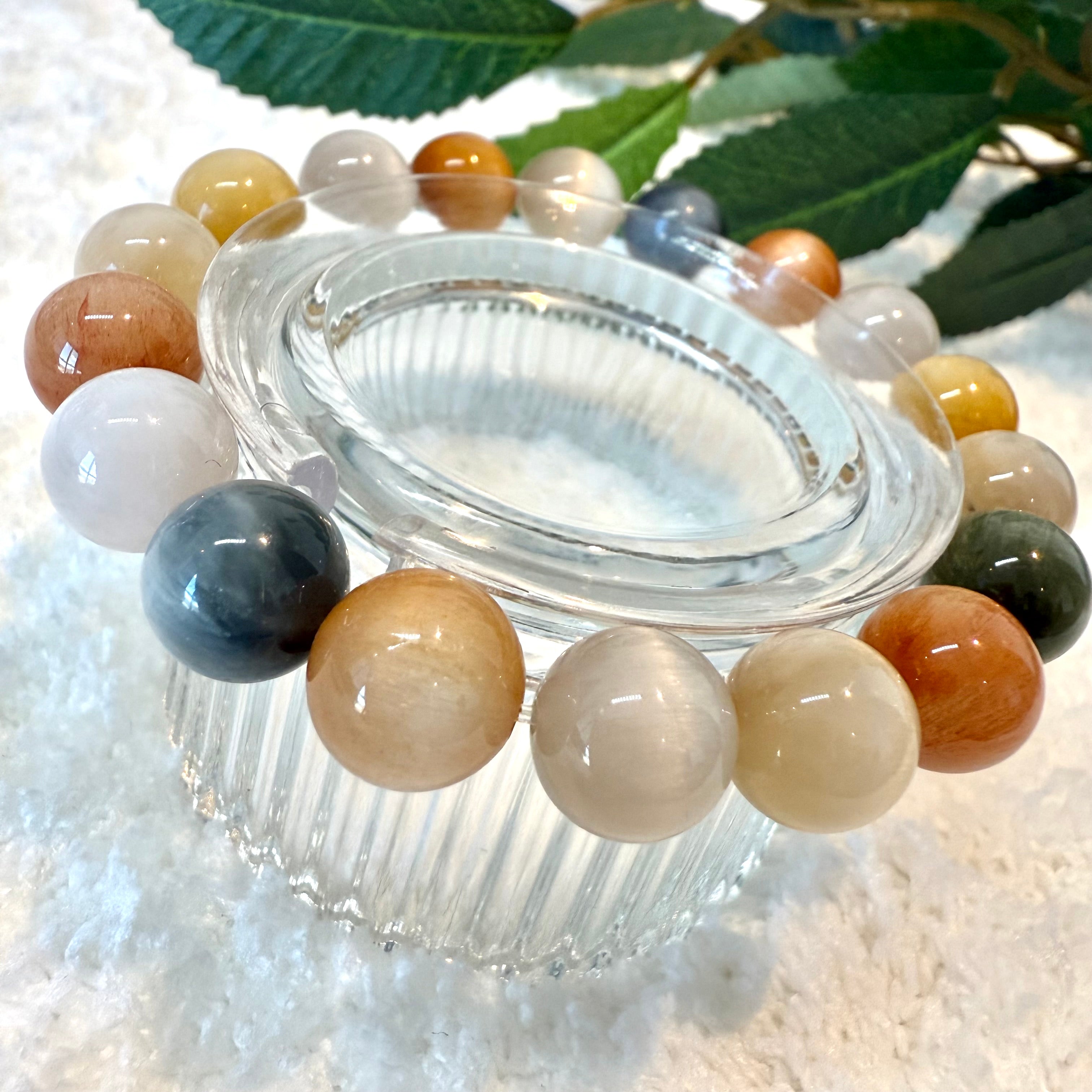 Rabbit Hair Quartz with Cat’s Eye Effect Crystal Bracelet, 10mm