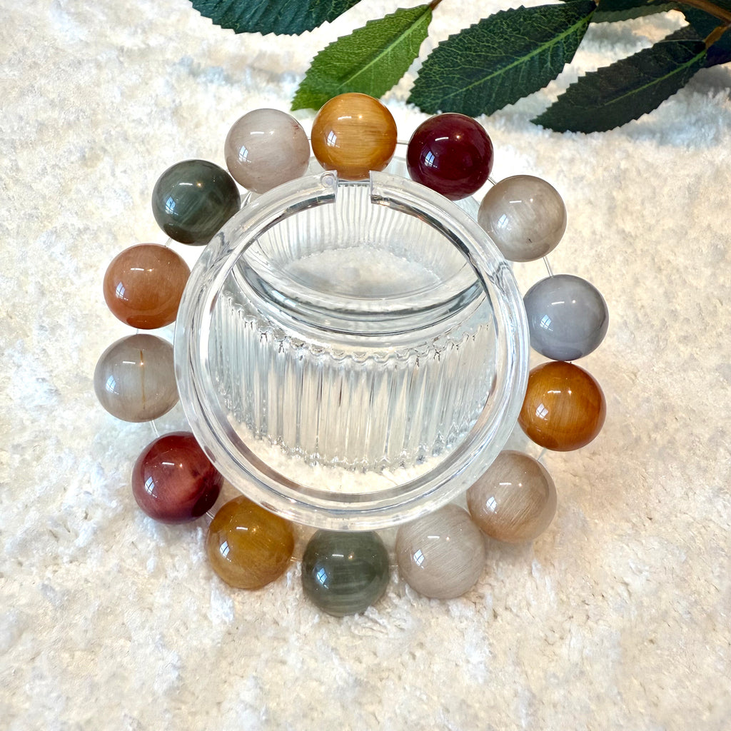 Rabbit Hair Quartz with Cat’s Eye Effect Crystal Bracelet, 13-13.5mm