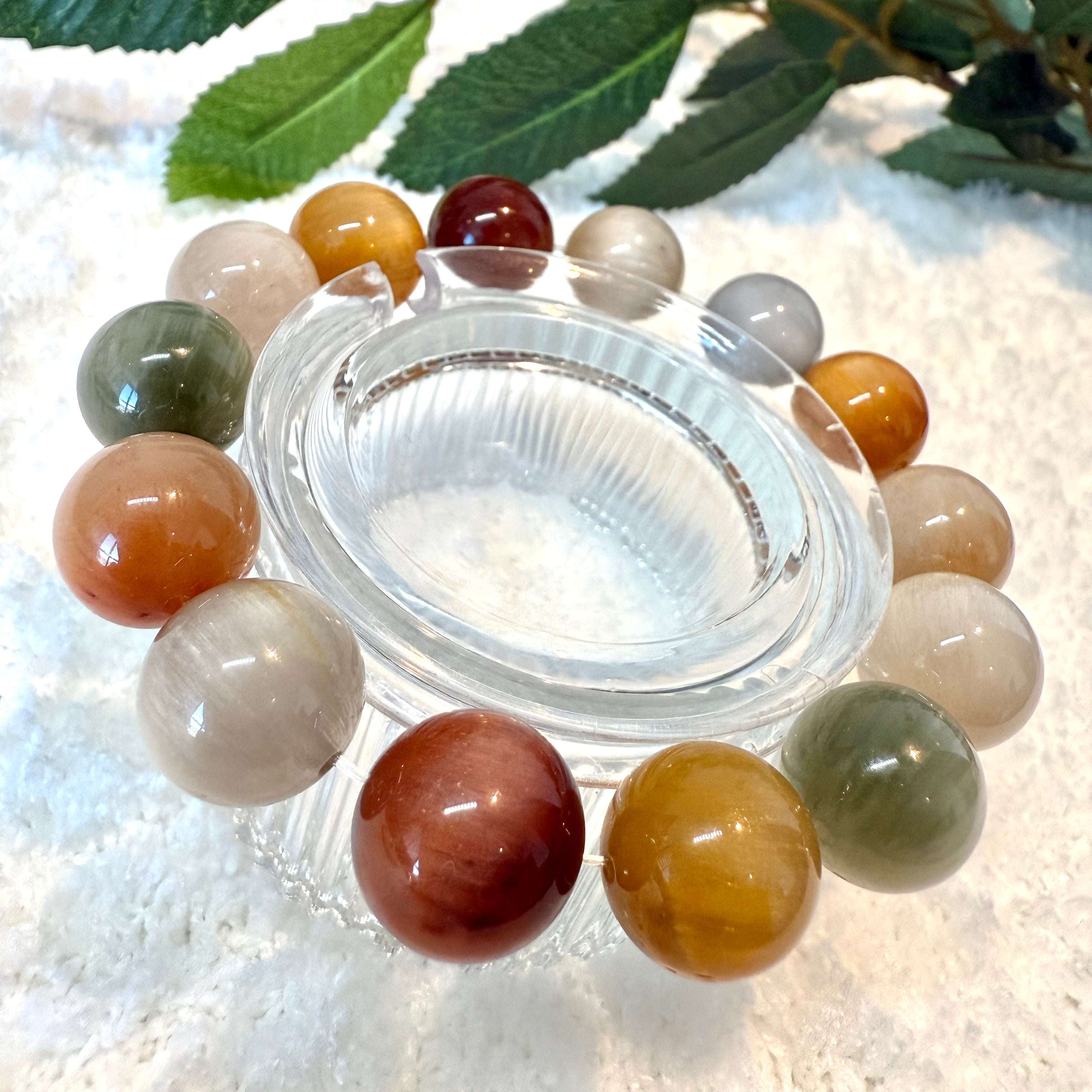 Rabbit Hair Quartz with Cat’s Eye Effect Crystal Bracelet, 13-13.5mm