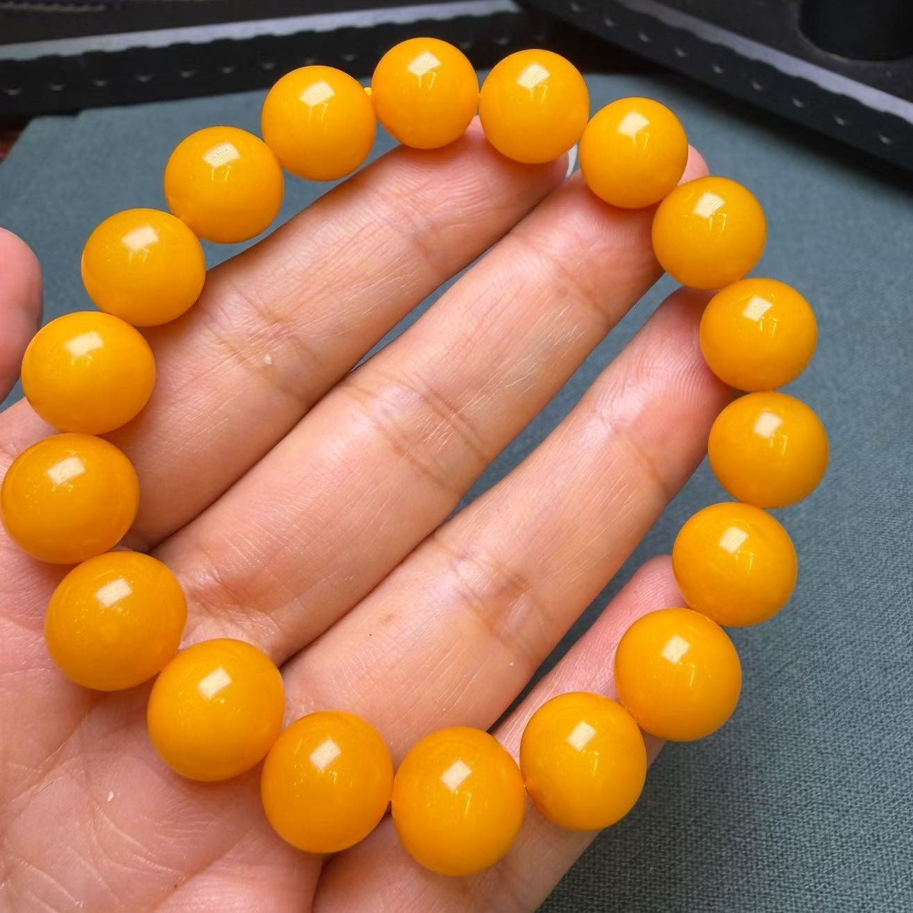 Golden Yellow Beeswax Amber Bracelet – 11mm+