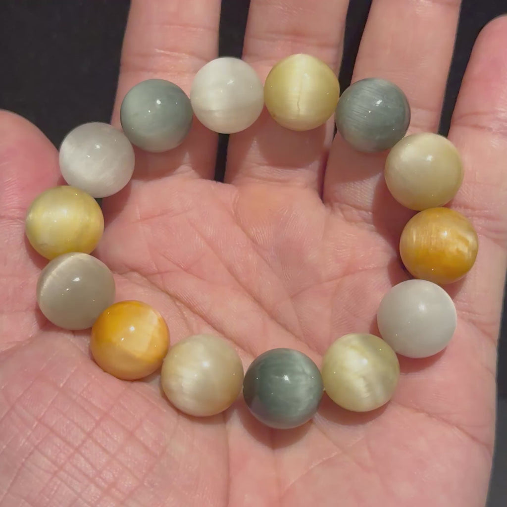 Rabbit Hair Quartz with Cat’s Eye Effect Crystal Bracelet, 13.5-14mm