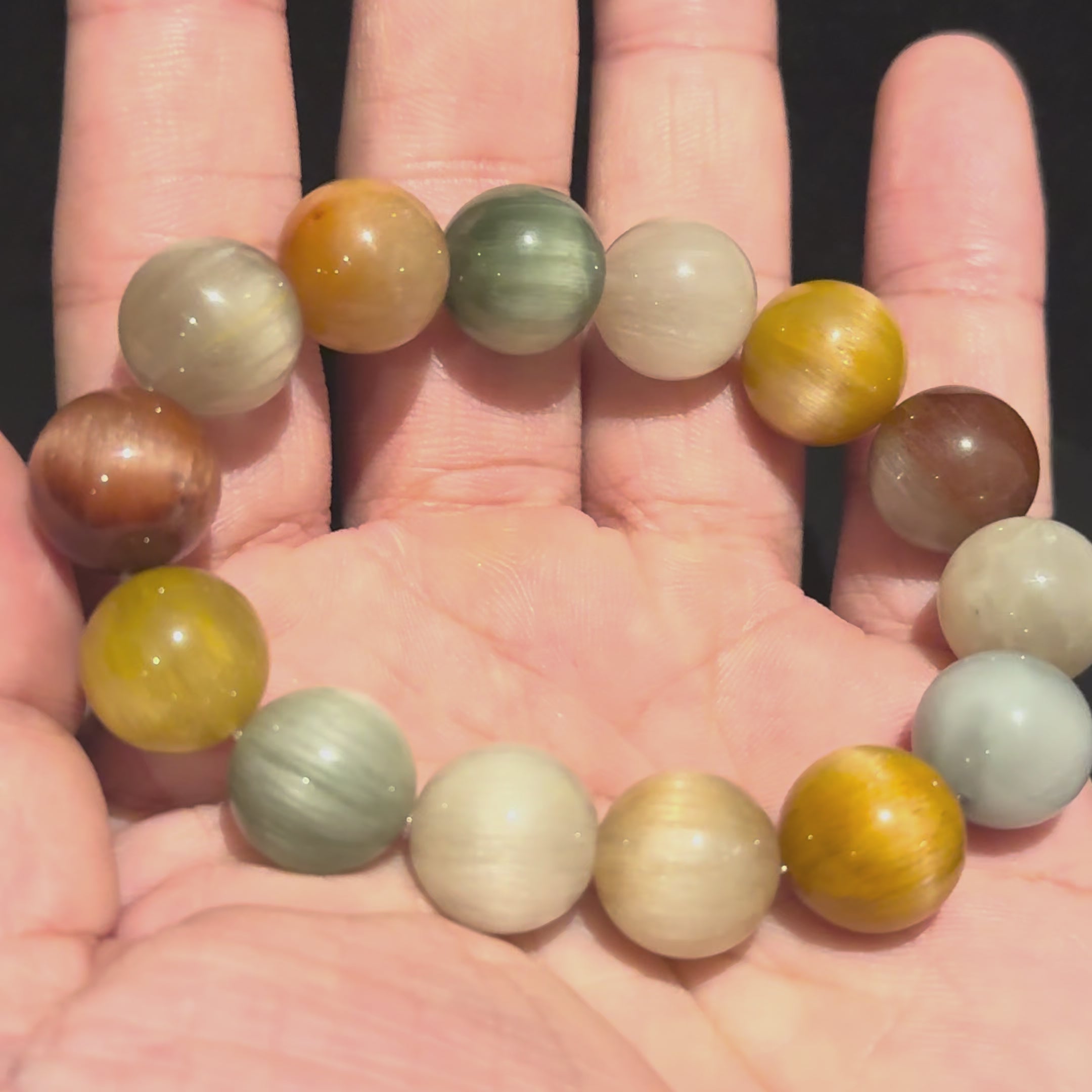 Rabbit Hair Quartz with Cat’s Eye Effect Crystal Bracelet, 13-13.5mm